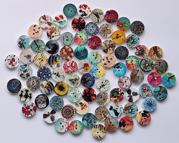 8 x Mixed Pattern Wooden Buttons 1.5cm
