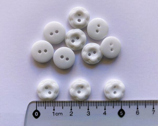 6 x 13mm White 3D Resin Flower Buttons