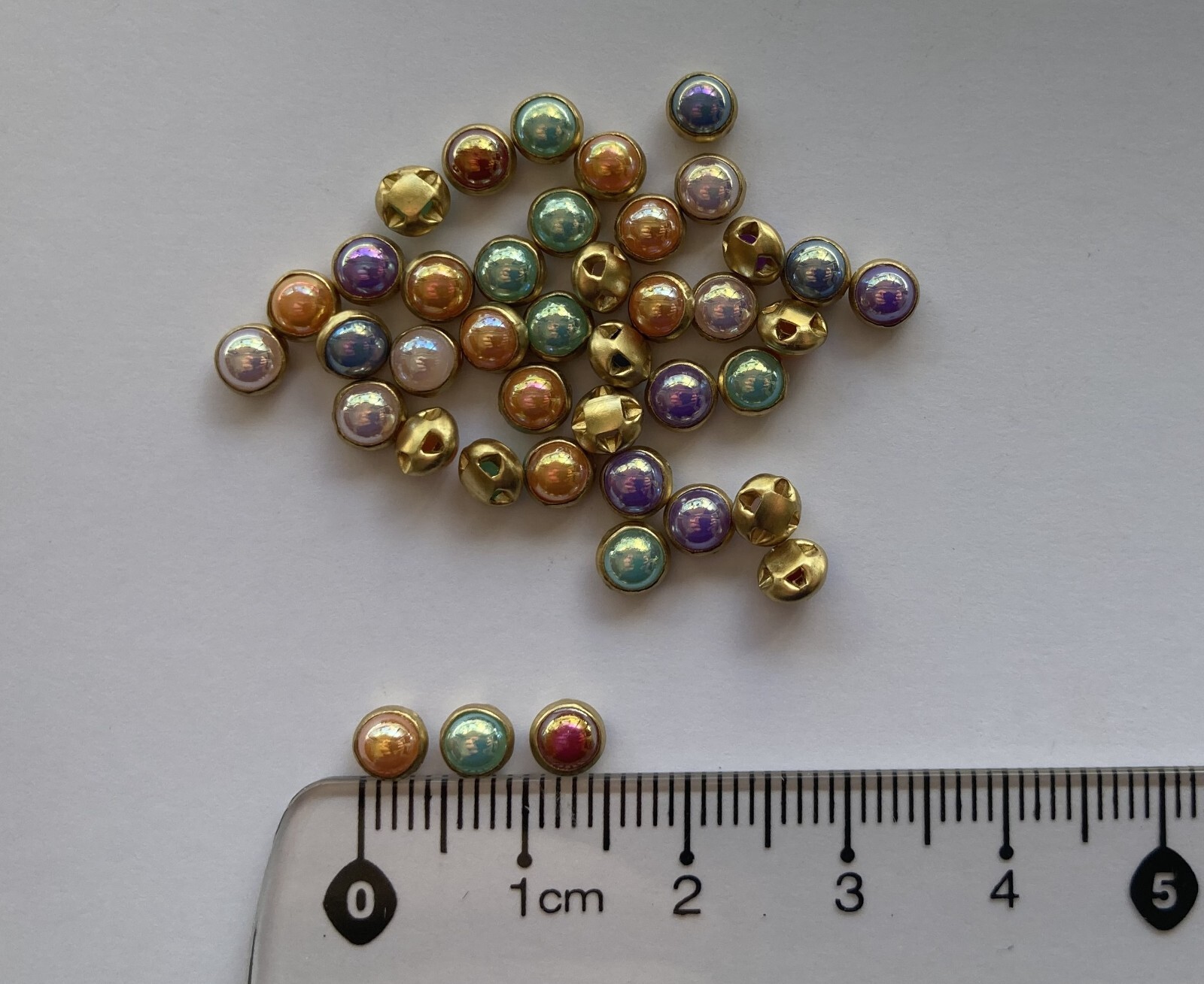Pearl Doll Buttons 4mm