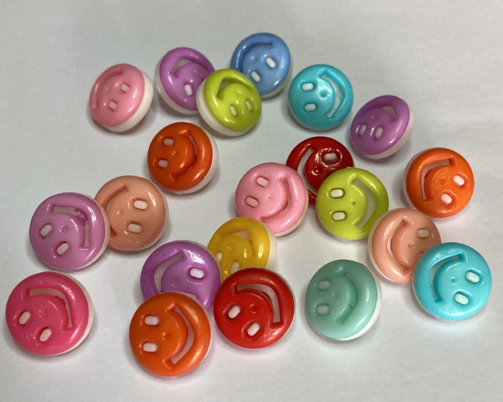 Colourful Smiley face Buttons - 13mm